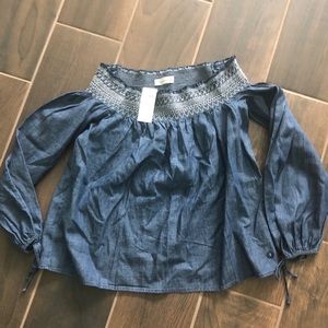 NWT ABERCROMBIE & FITCH OFF-SHOULDER SIZE SMALL TOP IN DENIM/CHAMBRAY